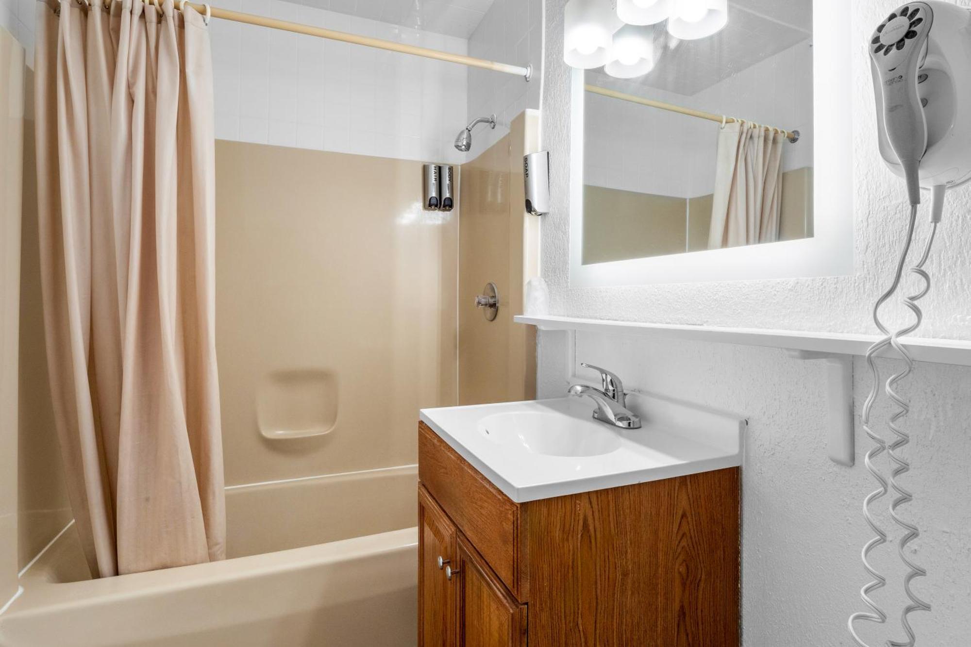 Americas Best Value Inn Jonesville/Hillsdale Exteriér fotografie