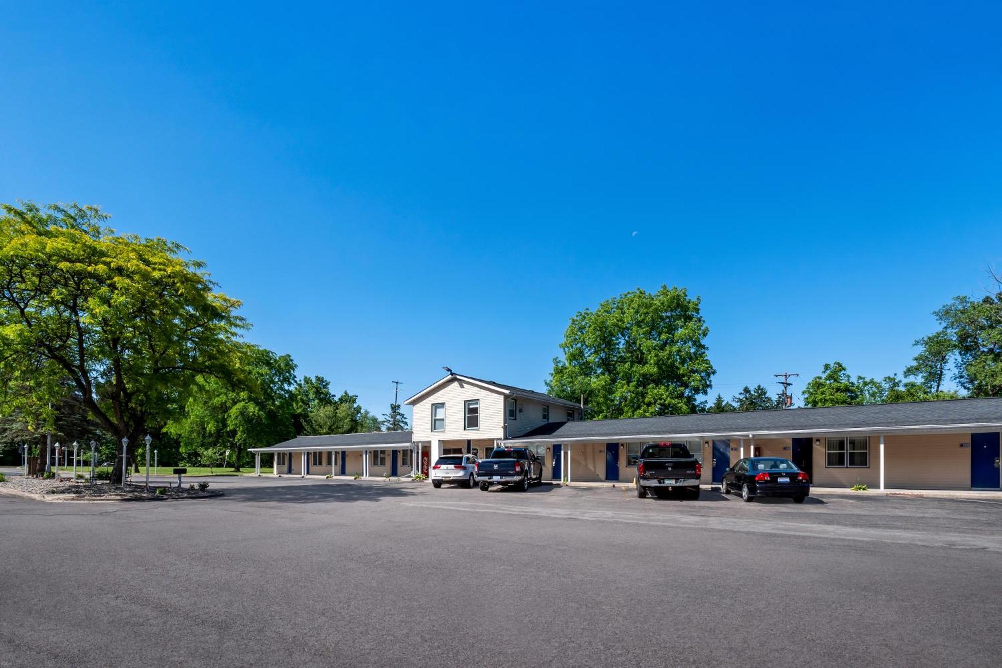 Americas Best Value Inn Jonesville/Hillsdale Exteriér fotografie